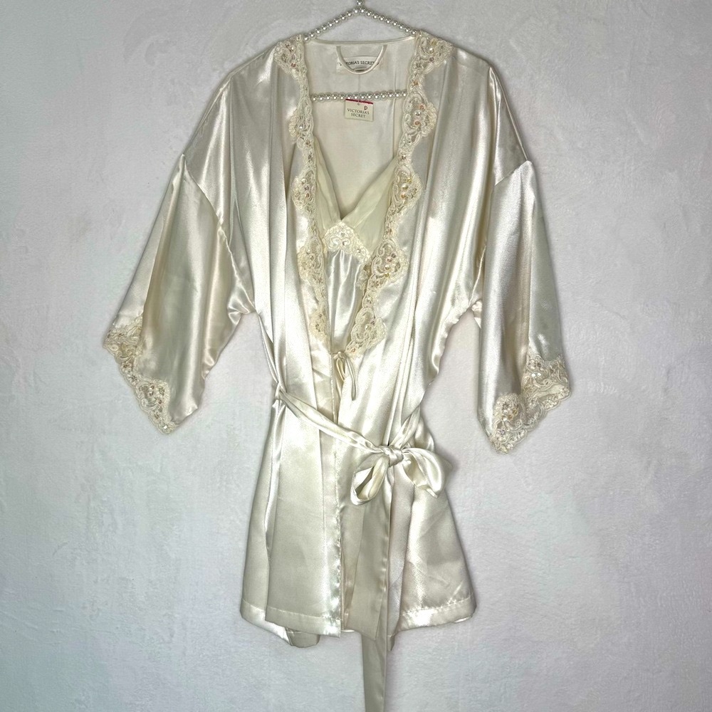 Victoria’s Secret Babydoll W/ Robe Ivory Winter Sequins Lace One Size Large NWT